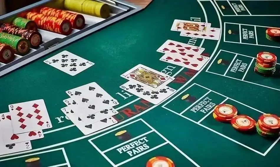 Filipino player registering on ph903 casino platform using a smartphone